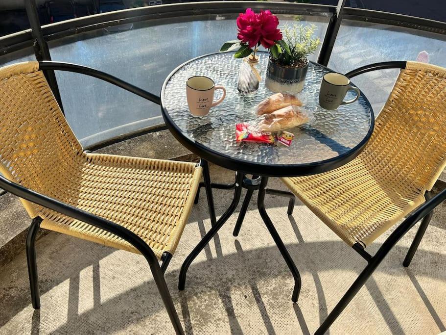Superbe Appartement Tout Equipe, Le Nid D'Eva A Metz Gare, Parking Prive, Balcon, F2, 50M2, 3P Экстерьер фото
